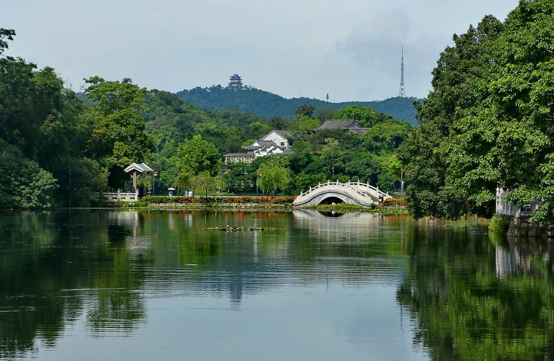 惠州西湖游玩攻略（包括路线、景点、住宿推荐）